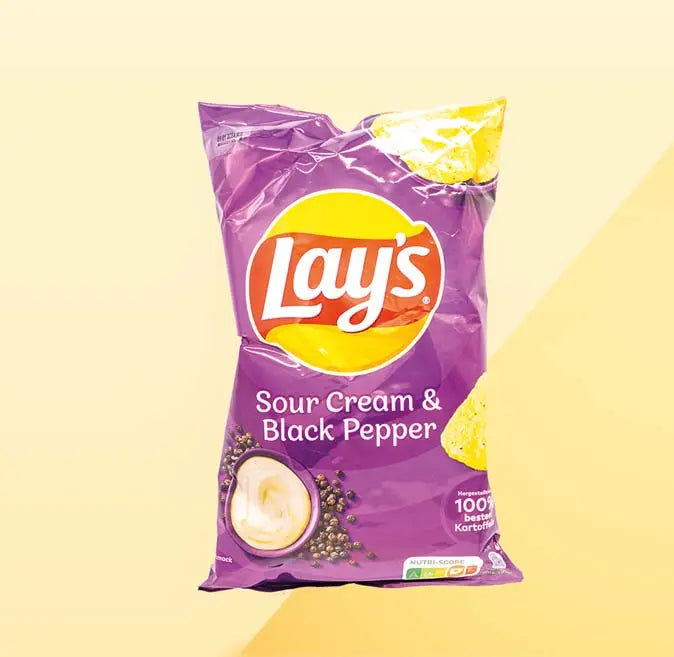 Lay's Chips Sour Cream & Black Pepper - 150g